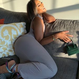 Meet your Posher, Djaniera